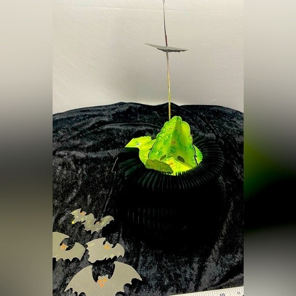 Vtg Halloween Witch Watch Centerpiece Honeycomb Bats Pumpkin Ambassador Hallmark - Picture 7 of 9